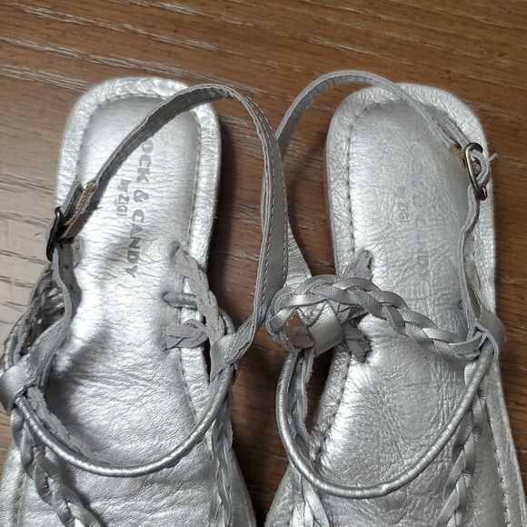 Rock & Candy  Blaney Silver Thong Sandals, Size 7 - Picture 6 of 7